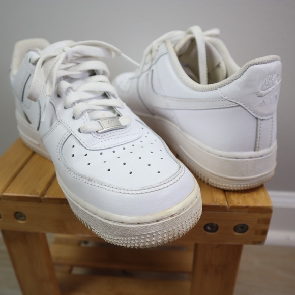 Nike Air Force 1 Low Triple White – Women's 8 – Good Condition - Picture 1 of 7